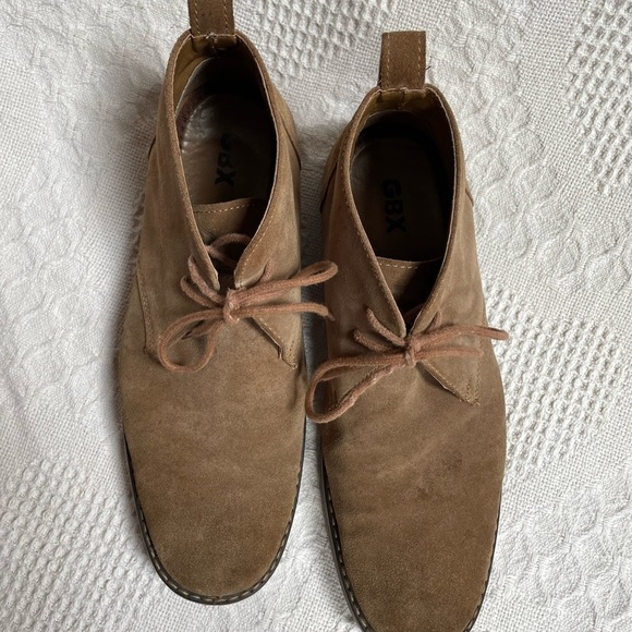 GBX mens shoe size 10D, i would call the color taupe, smoke free home - Picture 2 of 5